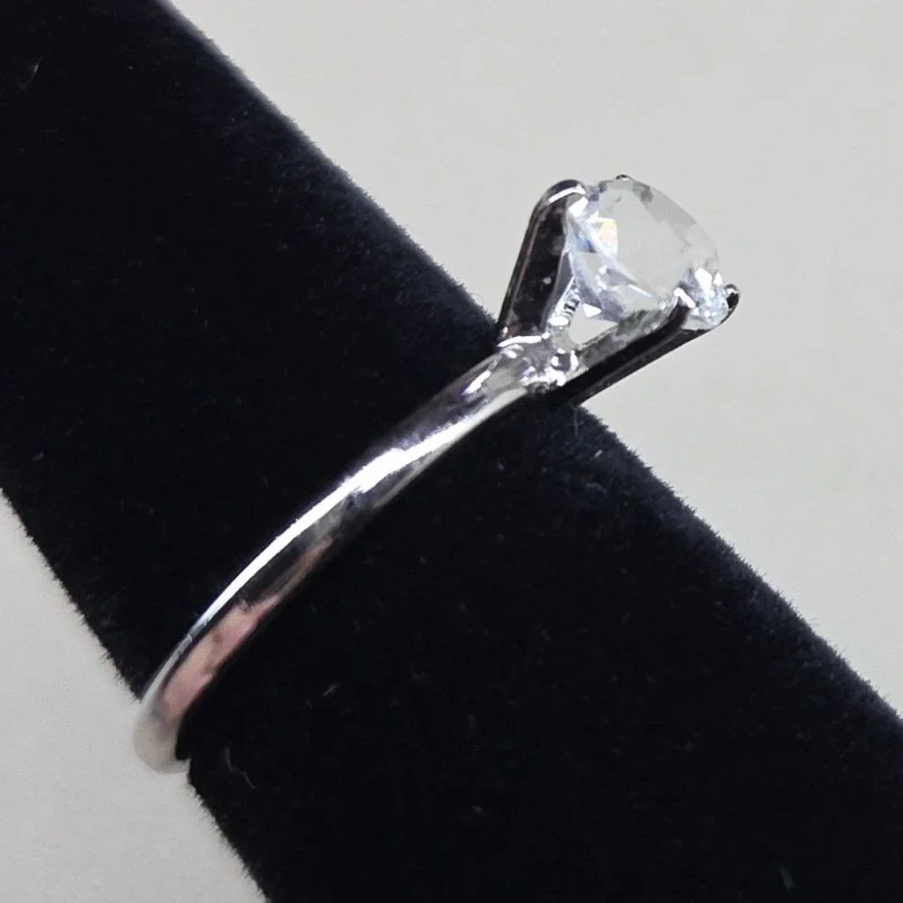 Silver Tone Round Cut Clear Stone Solitaire Ring Size 7.5 Four Prong Minimalist